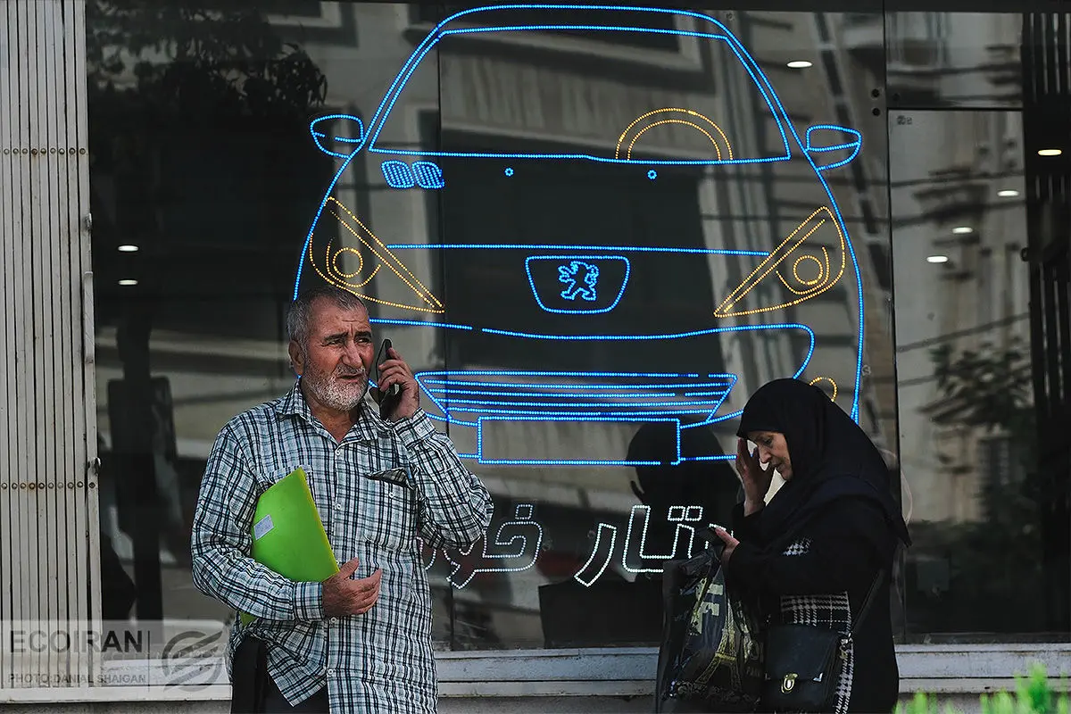 دلار ۴ درصد ریخت، ۲۰۷ فقط ۲.۹ درصد / خودرو زیر فشار دلار کوتاه میآید؟