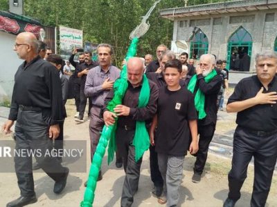 روایتی از آیین سنتی ۲۰۰ ساله «علم واچینی» در ماشک؛ اینجا همه پای کارند
