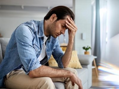 عوارض سرکوب احساسات روی بدن و روان شما؛ از از هجوم افکار در نیمه‌شب تا اضطراب بی‌دلیل