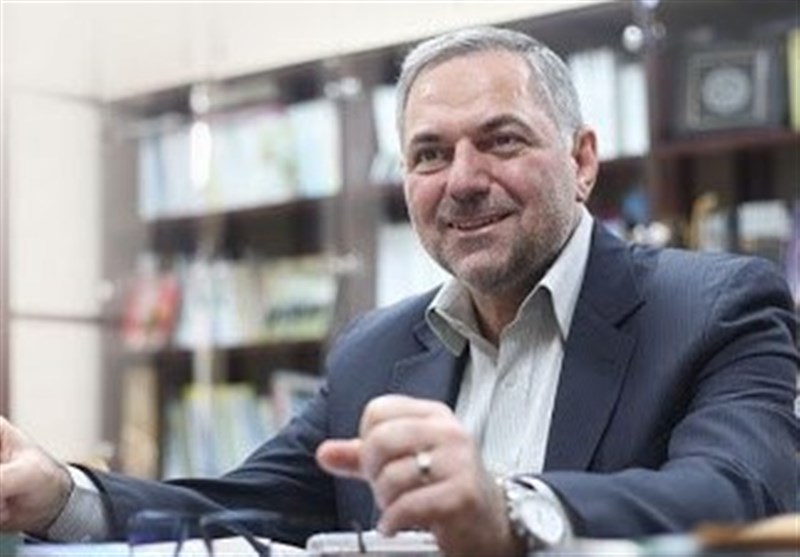 مدرسه باید رویدادهای اجتماعی را به هویت پیوند بزند