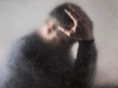 نشانه‌های متفاوت افسردگی در مردان