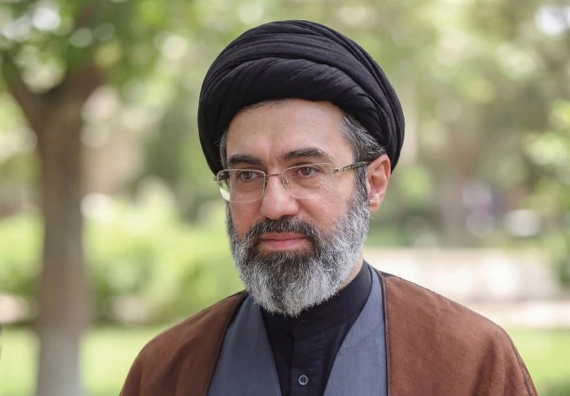 آیتالله خامنهای: فتح قلههای پیشرفت، مأموریت دانشآموزان و دانشجویان