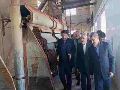 بازدید وزیر میراث فرهنگی از موزه علم و صنعت گرمسار