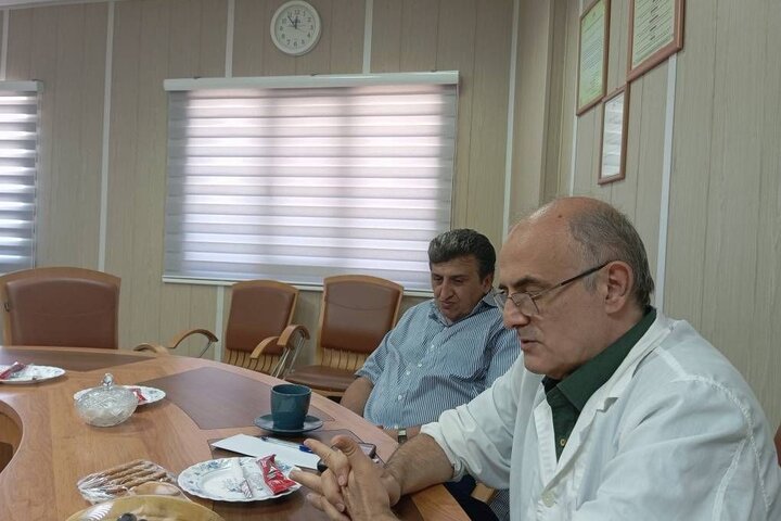 تقدیر از پزشک نمونه مردمی و پزشک ماندگار جزیره خارگ