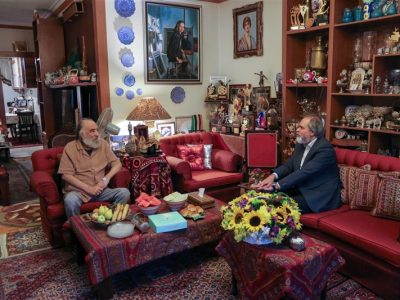 خاطرات داریوش ارجمند از همکاری با تقوایی و بیضایی/نقش کوتاه نداریم