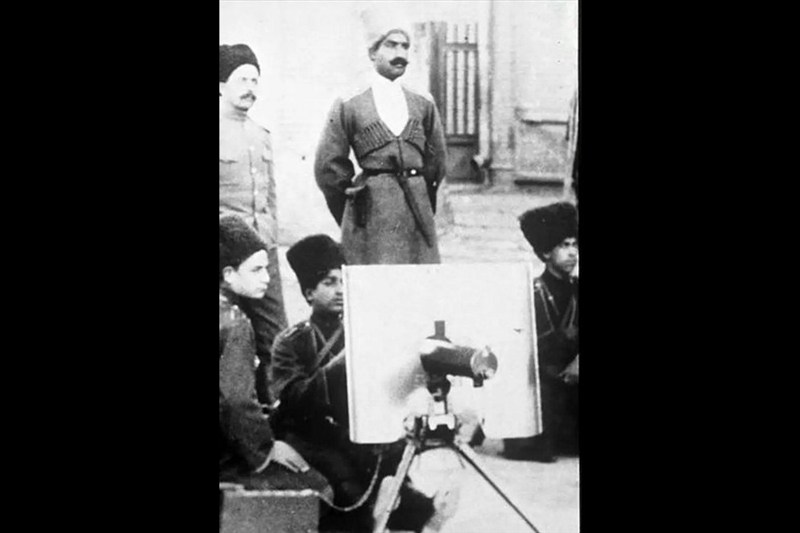 وقتی نمک امیر موید و میرزاکوچکخان را خورد و نمکدان شکست وقتی نمک امیر موید و میرزاکوچکخان را خورد و نمکدان شکست